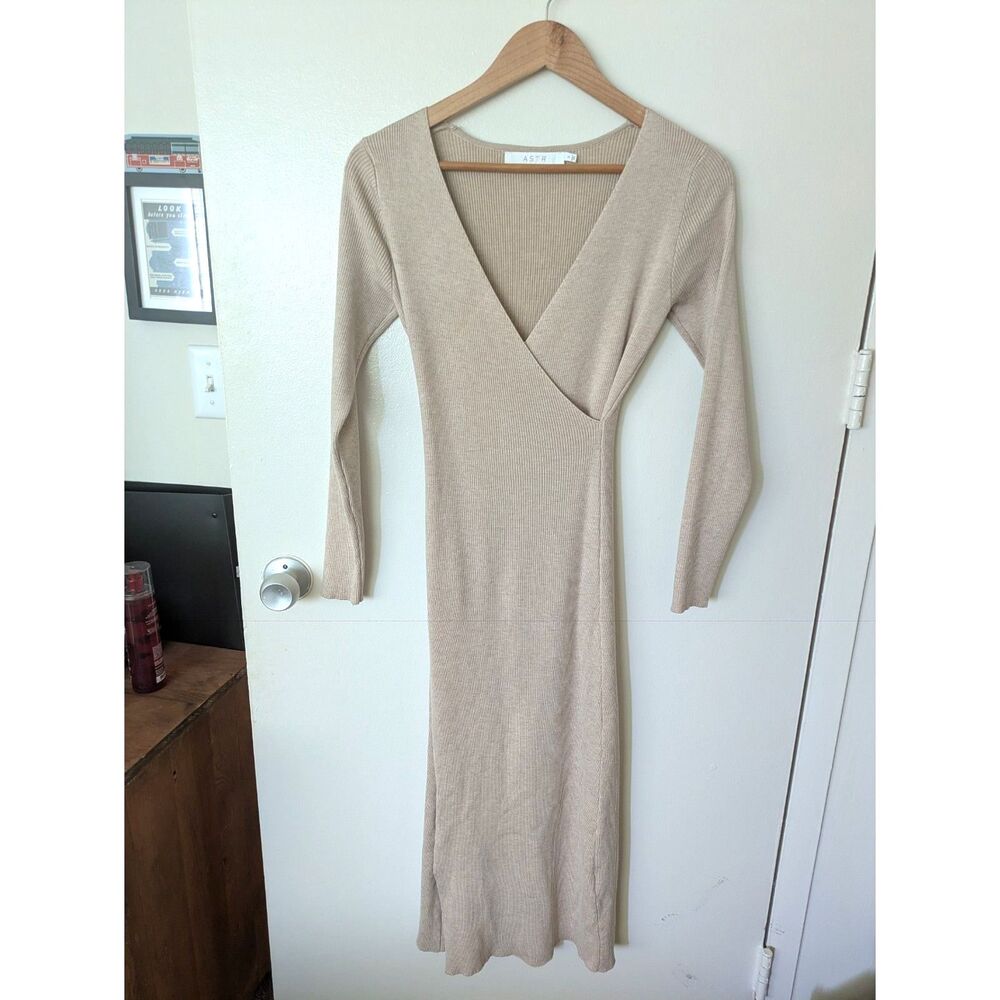 Like New Astr the Brand Long Sleeve Beige Knit Midi Faux Wrap Dress Sz S